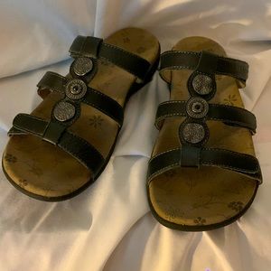 Ladies Taos Sandals